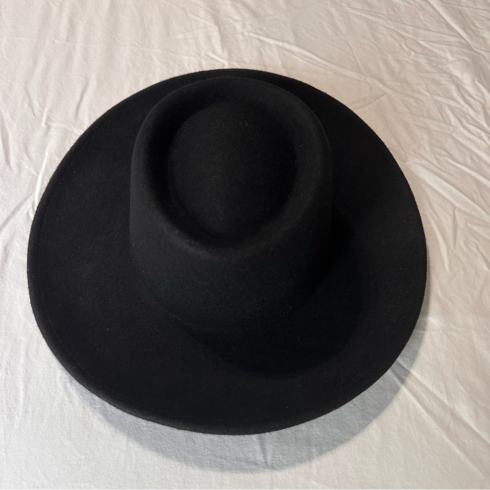 Gigi Pip Black Hat